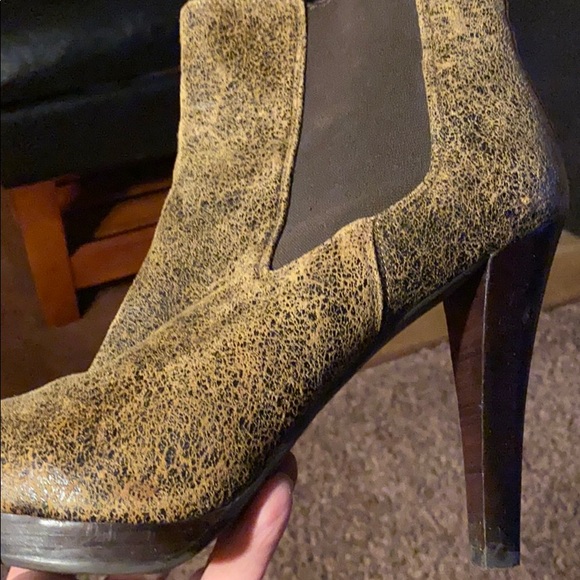 Michael Kors size 10 tan High heeled boots - Picture 2 of 7